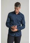 Kép 1/5 - Sötétkék férfi ing, rugalmas anyagból, teshezsimuló fazon.