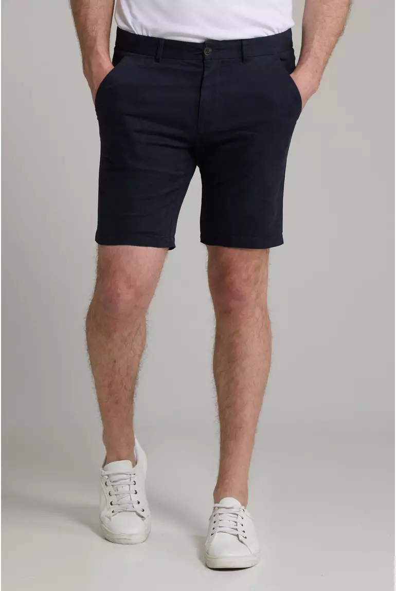 slim fit férfi rövidnadrág navy színben